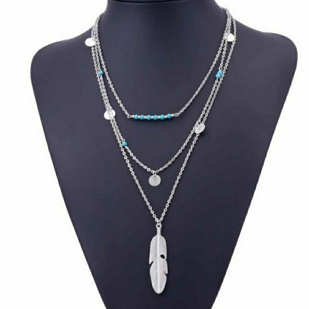 Great gift! Silver feather necklace